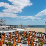 Le Majestic Le Mind Vue Exceptionnelle Grande Terrasse Privee Piscine Partagee Sur Le Toit Hyper Centre Apartament La Grande-Motte