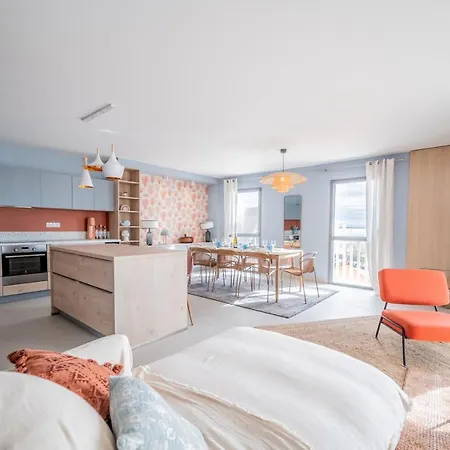 Le Majestic Residence: Seaside Luxury With Rooftop Pool *