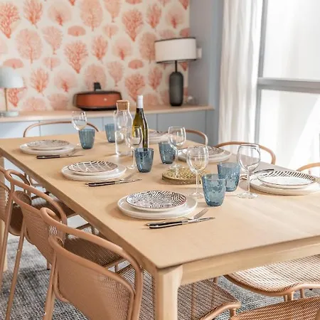 Le Majestic Residence: Seaside Luxury With Rooftop Pool * La Grande-Motte