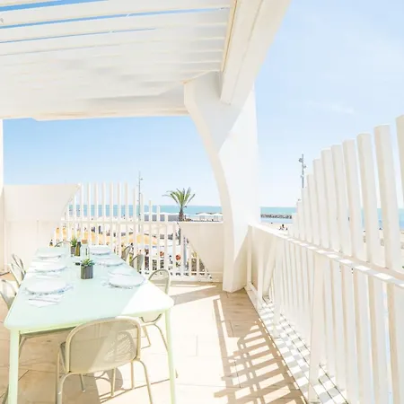 Apartment Le Majestic Residence: Seaside Luxury With Rooftop Pool La Grande-Motte
