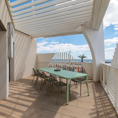 Le Majestic Residence: Seaside Luxury With Rooftop Pool Apartment *