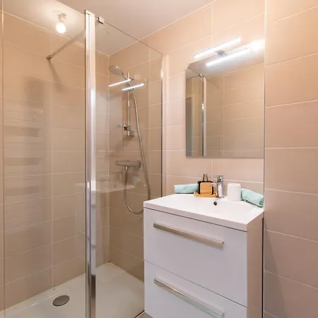 Le Majestic Residence: Seaside Luxury With Rooftop Pool Apartment La Grande-Motte