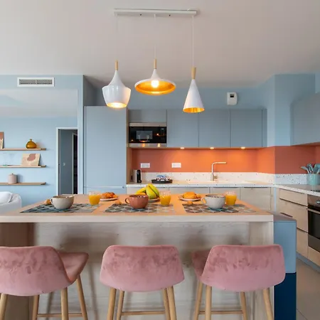 Le Majestic Residence: Seaside Luxury With Rooftop Pool Apartment *