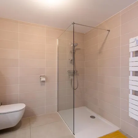 Le Majestic Residence: Seaside Luxury With Rooftop Pool * La Grande-Motte